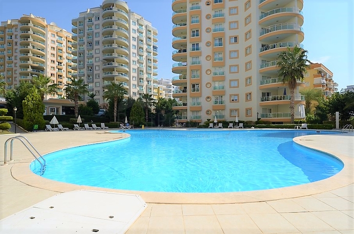 Large 2+1 apartment in Mahmutlar district 