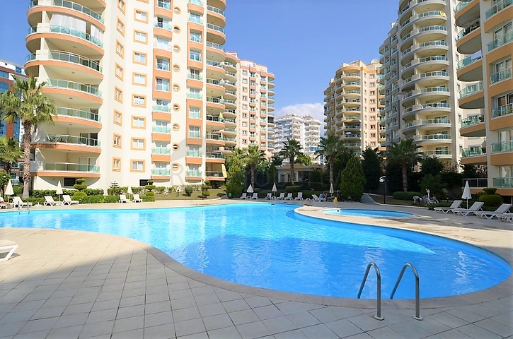 Large 2+1 apartment in Mahmutlar district 