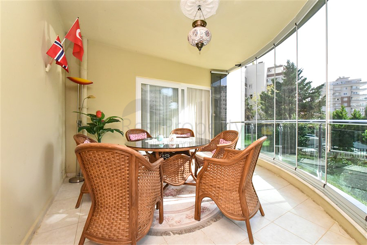 Large 2+1 apartment in Mahmutlar district 