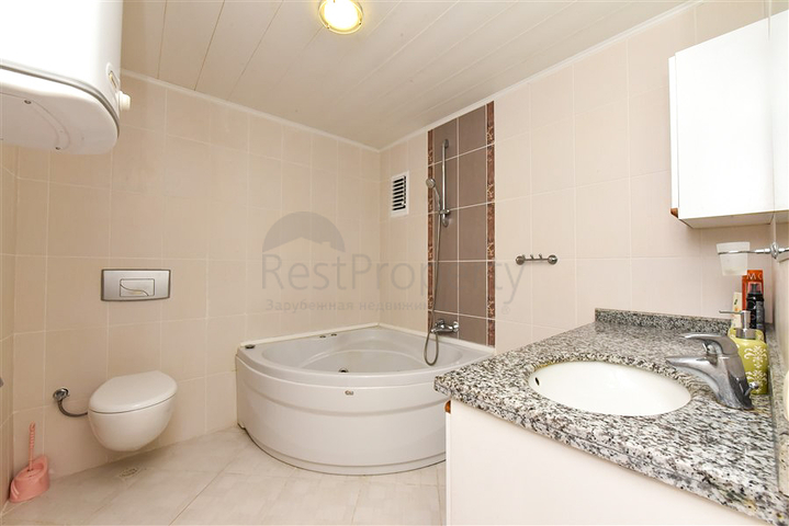 Large 2+1 apartment in Mahmutlar district 