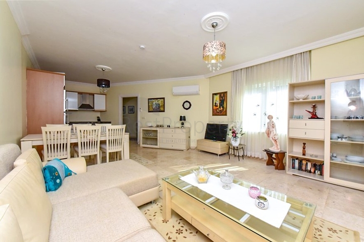 Large 2+1 apartment in Mahmutlar district 