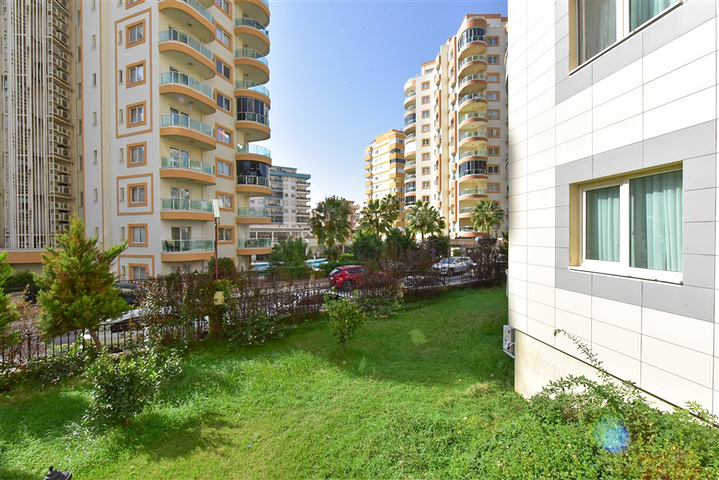 Large 2+1 apartment in Mahmutlar district 