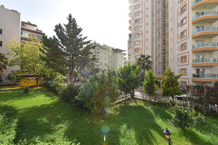 Large 2+1 apartment in Mahmutlar district 
