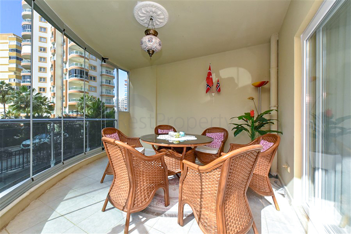 Large 2+1 apartment in Mahmutlar district 