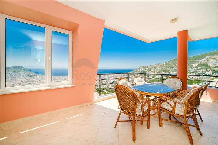 2+1 penthouse with sea view