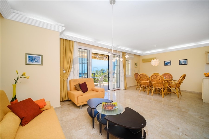 A 2+1 apartment with the best view characteristics in Alanya.