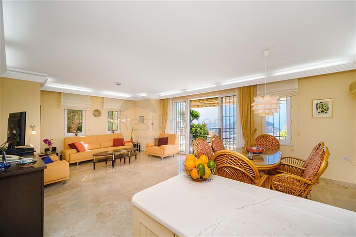 A 2+1 apartment with the best view characteristics in Alanya.