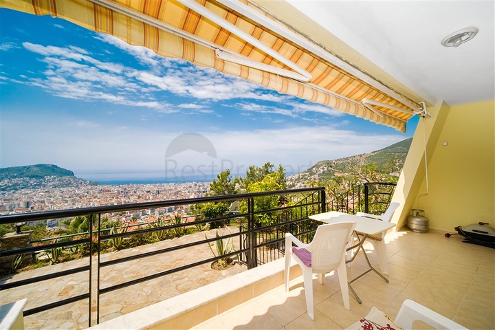 A 2+1 apartment with the best view characteristics in Alanya.