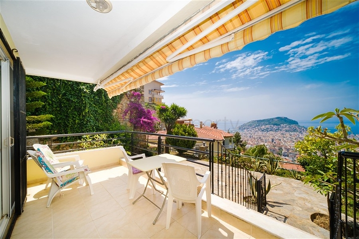 A 2+1 apartment with the best view characteristics in Alanya.