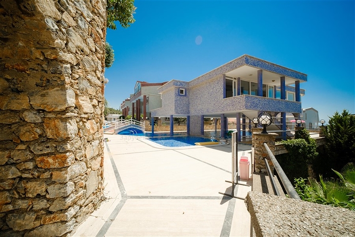 A 2+1 apartment with the best view characteristics in Alanya.