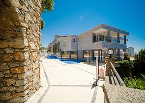 A 2+1 apartment with the best view characteristics in Alanya.