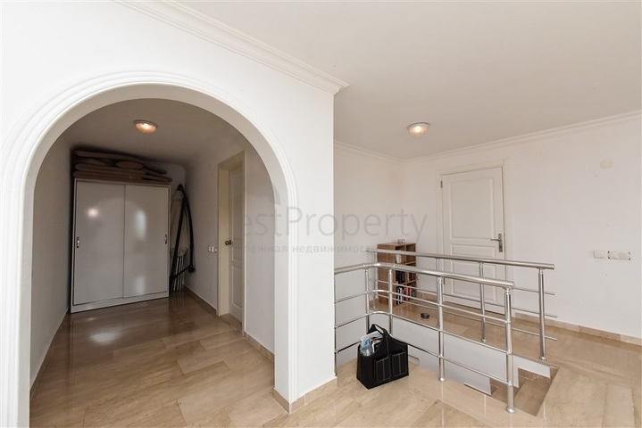 Apartment 3+1 with residence permit in Tosmur district