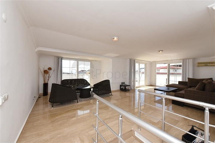 Apartment 3+1 with residence permit in Tosmur district