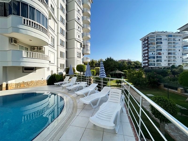 Apartment 3+1 with residence permit in Tosmur district