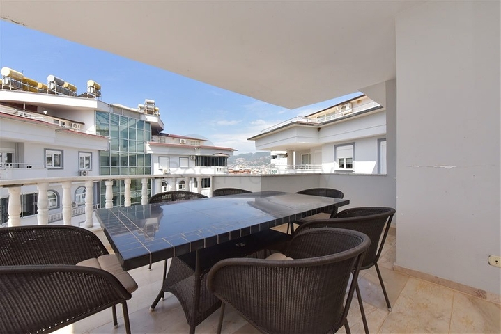 Apartment 3+1 with residence permit in Tosmur district