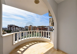 Apartment 3+1 with residence permit in Tosmur district