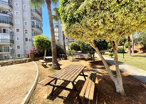 Apartment 3+1 with residence permit in Tosmur district