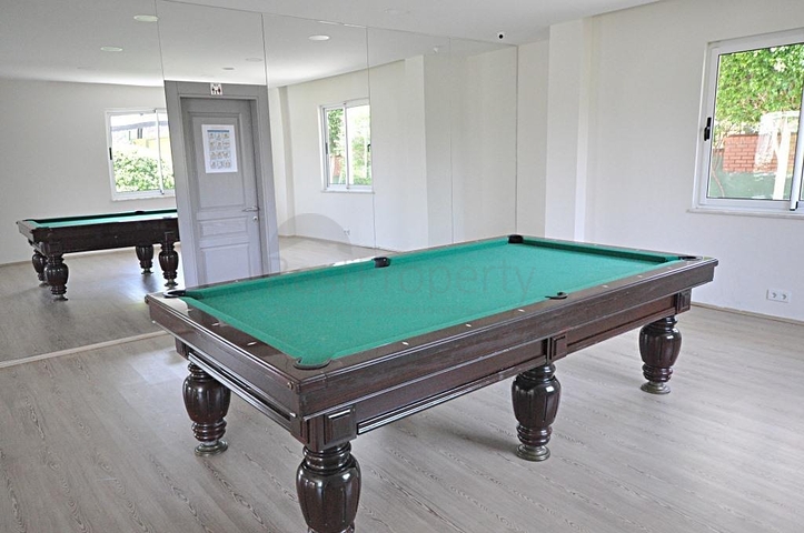 3+1 apartment in Tosmur area 50m from the sea.