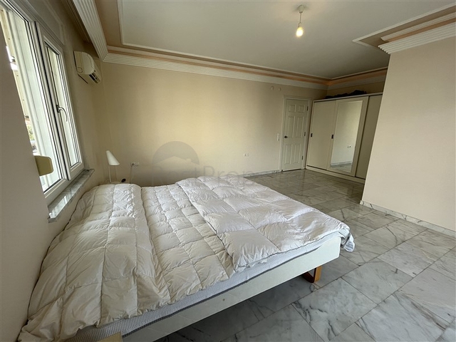 3+1 apartment in Tosmur area 50m from the sea.