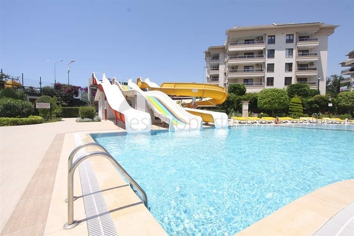 3+1 apartment in Tosmur area 50m from the sea.