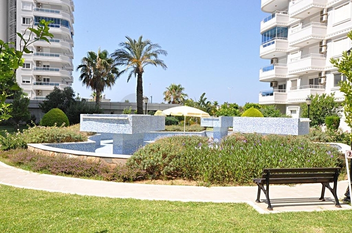 3+1 apartment in Tosmur area 50m from the sea.