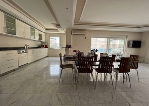 3+1 apartment in Tosmur area 50m from the sea.