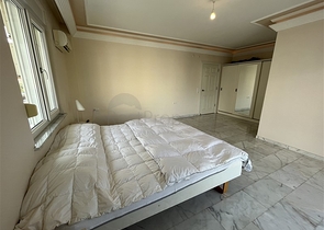 3+1 apartment in Tosmur area 50m from the sea.