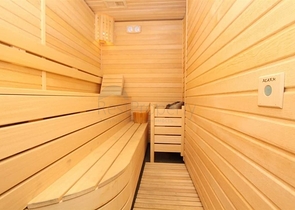 3+1 apartment in Tosmur area 50m from the sea.