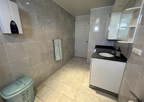 3+1 apartment in Tosmur area 50m from the sea.