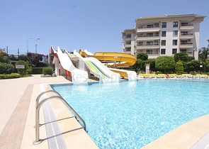 3+1 apartment in Tosmur area 50m from the sea.