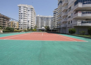 3+1 apartment in Tosmur area 50m from the sea.