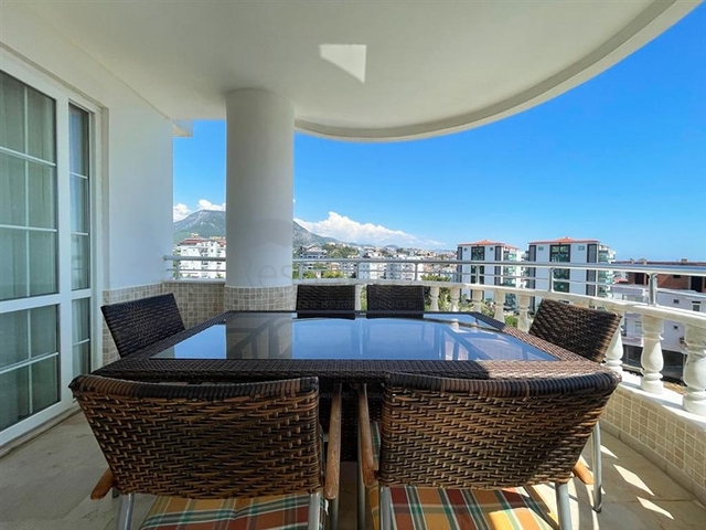 2+1 apartment with panoramic mountain views in Tosmur area