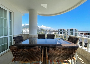 2+1 apartment with panoramic mountain views in Tosmur area