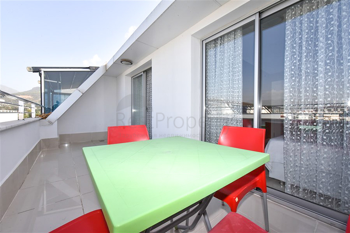 Furnished 2+1 penthouse just 200 meters from the sea