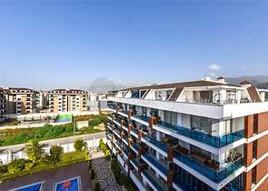 Furnished 2+1 penthouse just 200 meters from the sea