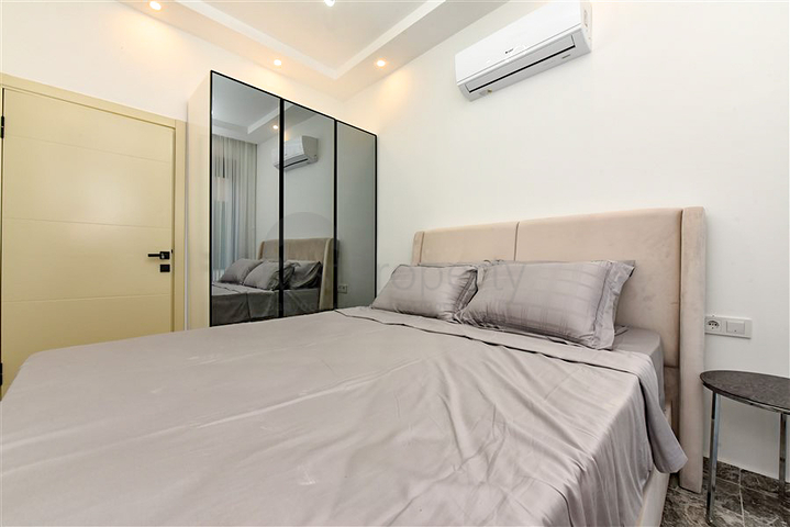 One-bedroom apartment with access to the garden in the center of Alanya