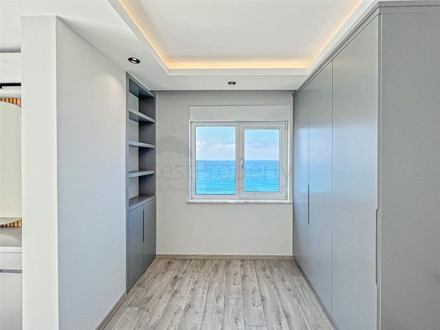 Large apartment with stunning views of the Mediterranean Sea