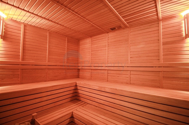 Large apartment with stunning views of the Mediterranean Sea