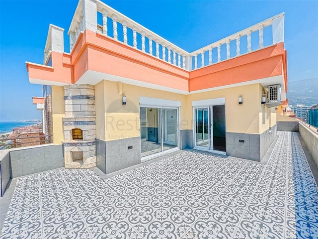 Large apartment with stunning views of the Mediterranean Sea