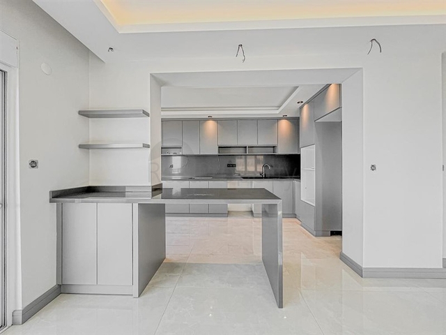 Large apartment with stunning views of the Mediterranean Sea