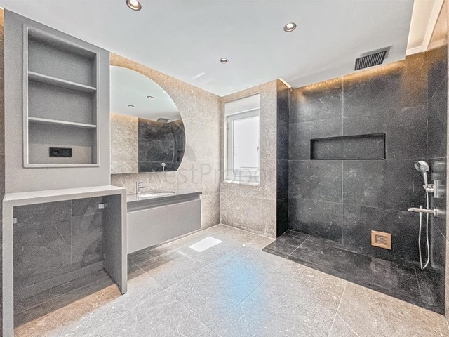 Large apartment with stunning views of the Mediterranean Sea