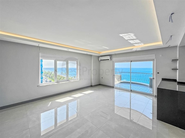 Large apartment with stunning views of the Mediterranean Sea