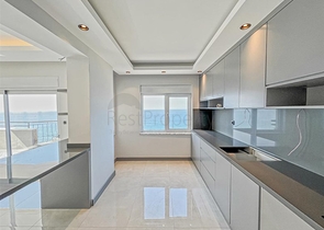 Large apartment with stunning views of the Mediterranean Sea