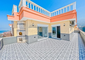 Large apartment with stunning views of the Mediterranean Sea