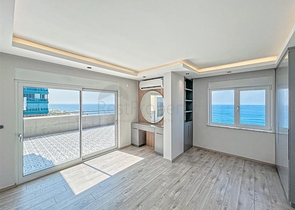 Large apartment with stunning views of the Mediterranean Sea