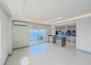 Large apartment with stunning views of the Mediterranean Sea