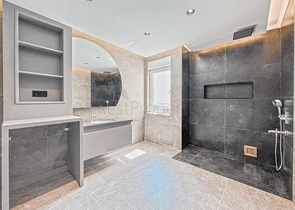 Large apartment with stunning views of the Mediterranean Sea