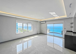 Large apartment with stunning views of the Mediterranean Sea