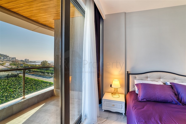 Apartment on the first coastline in a premium class complex