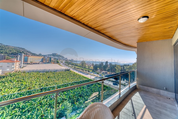 Apartment on the first coastline in a premium class complex